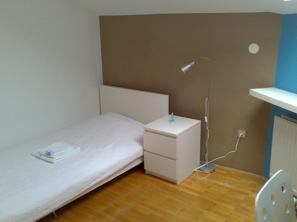 Rainbow Rooms Liubliana Quarto foto